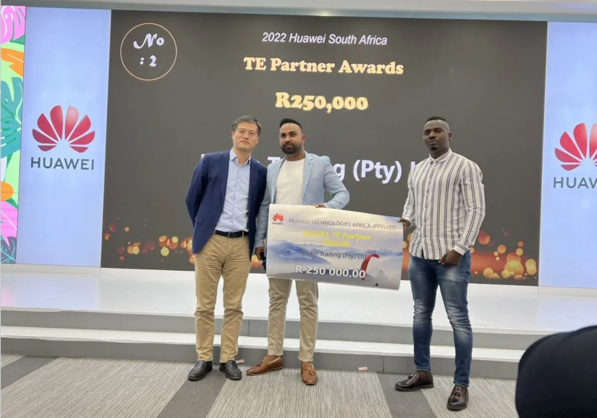 Pridin team receiving an award at the Huawei South Africa TE Partner Awards